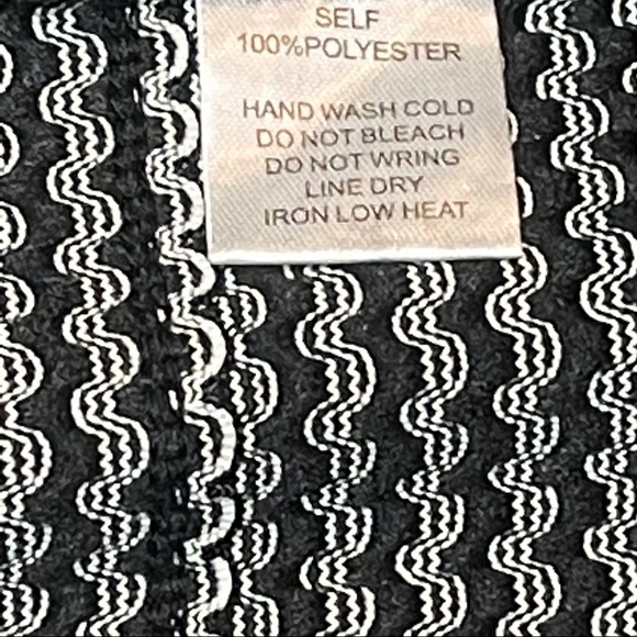 NWOT Petit Gateau Black and White Rick Rack Pleated Mini Skirt Size Large - Picture 4 of 9